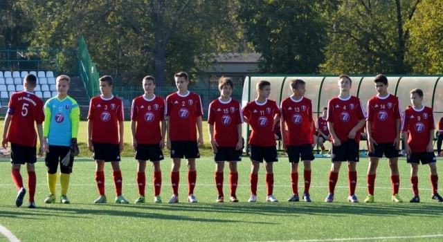ROCZNIK 2000 - POGOŃ GRODZISK MAZOWIECKI : 2-1 (zła passa przełamana) ROCZNIK 2000 - POGOŃ GRODZISK MAZOWIECKI : 2-1 (zła passa przełamana)